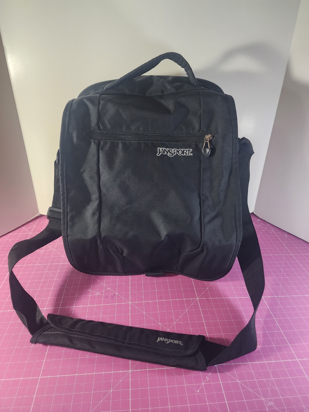 Vintage Jansport Black Messenger Adjustable Shoulder Bag Computer Pocket